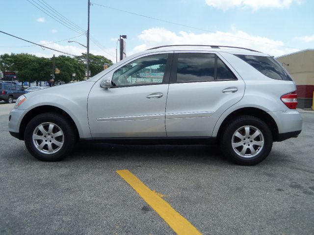 2006 Mercedes-Benz M-Class Eddie Bauer - 4WD