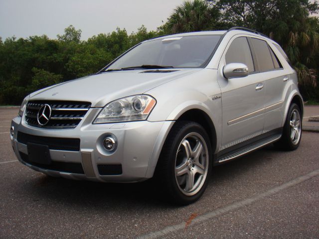 2007 Mercedes-Benz M-Class 4dr Sdn SE RWD