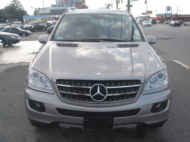 2007 Mercedes-Benz M-Class GS 2+2