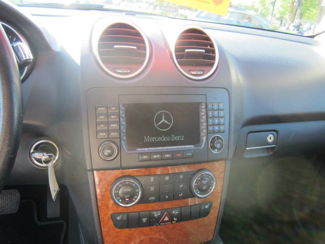 2008 Mercedes-Benz M-Class GS 2+2