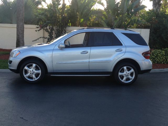 2008 Mercedes-Benz M-Class GS 2+2