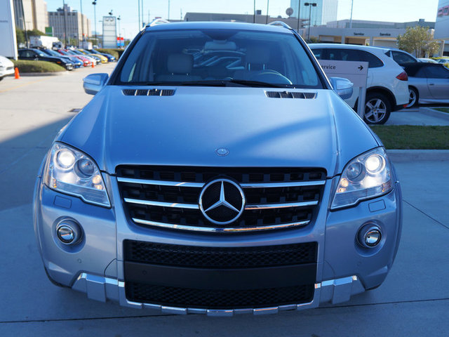 2009 Mercedes-Benz M-Class 4dr Sdn SE RWD