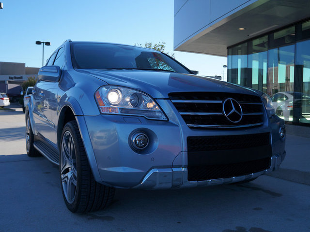 2009 Mercedes-Benz M-Class 4dr Sdn SE RWD