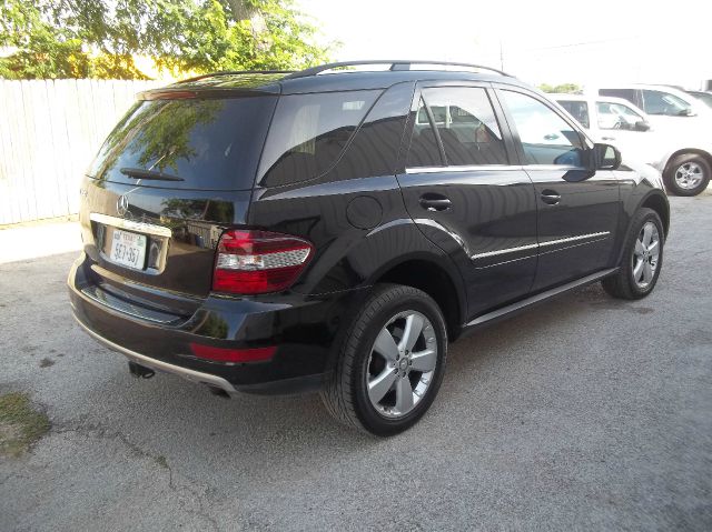 2010 Mercedes-Benz M-Class 2dr Cpe Auto W/moonroof