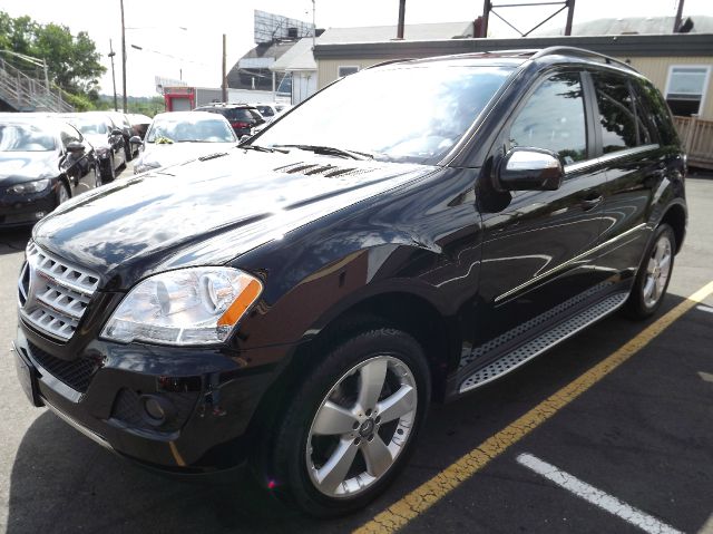 2010 Mercedes-Benz M-Class SLT 4x4 (marshalltown)