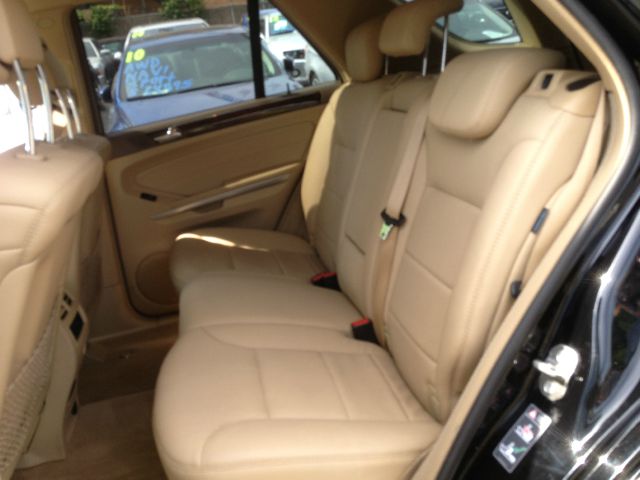 2010 Mercedes-Benz M-Class 4d,ac,pw,sunroof,leather