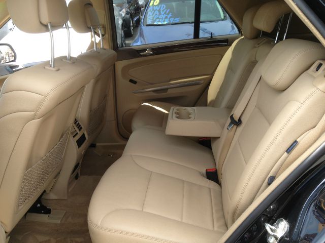 2010 Mercedes-Benz M-Class 4d,ac,pw,sunroof,leather