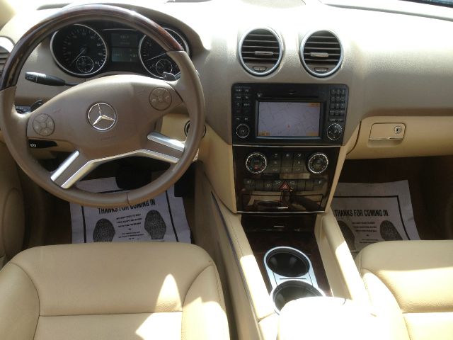 2010 Mercedes-Benz M-Class 4d,ac,pw,sunroof,leather