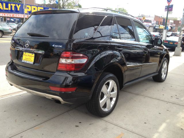 2010 Mercedes-Benz M-Class 4d,ac,pw,sunroof,leather