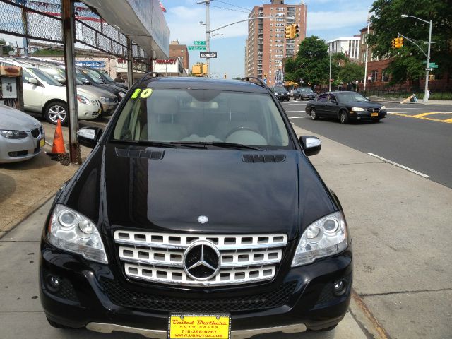 2010 Mercedes-Benz M-Class 4d,ac,pw,sunroof,leather