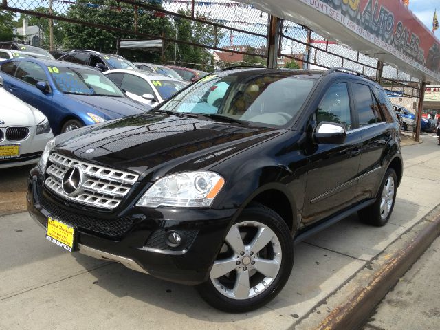 2010 Mercedes-Benz M-Class 4d,ac,pw,sunroof,leather