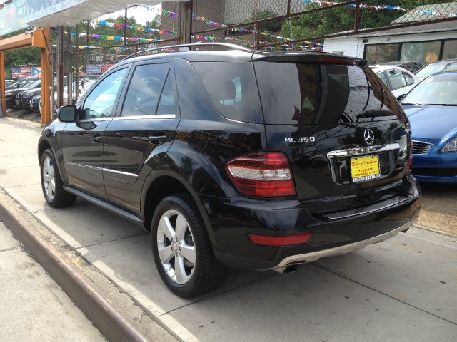 2010 Mercedes-Benz M-Class 4d,ac,pw,sunroof,leather