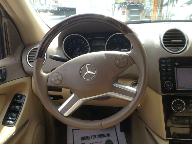 2010 Mercedes-Benz M-Class 4d,ac,pw,sunroof,leather