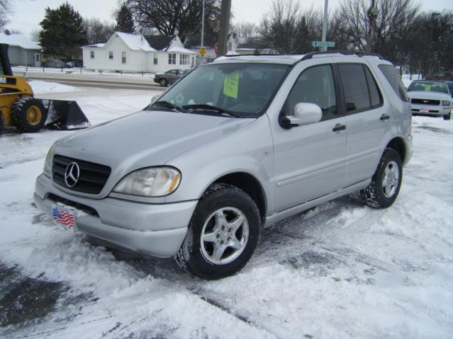 2001 Mercedes-Benz M Class AWD Wagon Automatic VERY NICE