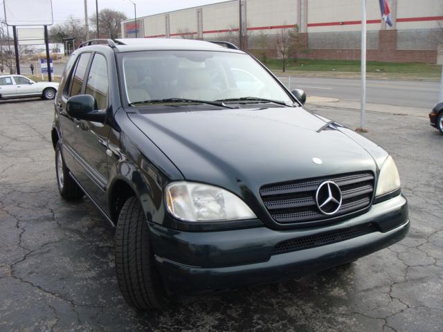 2001 Mercedes-Benz M Class AWD Wagon Automatic VERY NICE