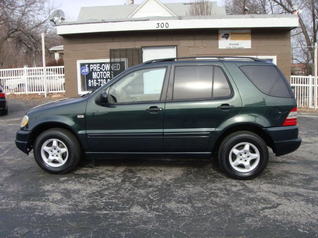 2001 Mercedes-Benz M Class AWD Wagon Automatic VERY NICE