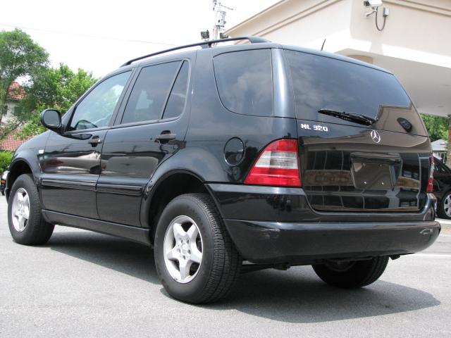 2001 Mercedes-Benz M Class AWD Wagon Automatic VERY NICE