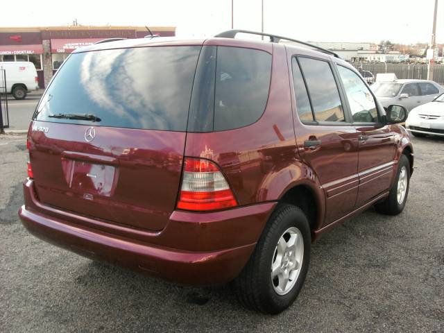 2001 Mercedes-Benz M Class AWD Wagon Automatic VERY NICE