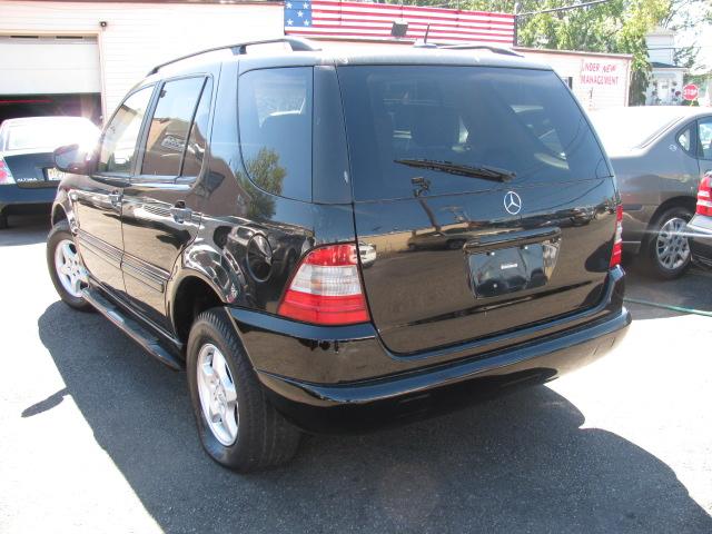 2001 Mercedes-Benz M Class AWD Wagon Automatic VERY NICE