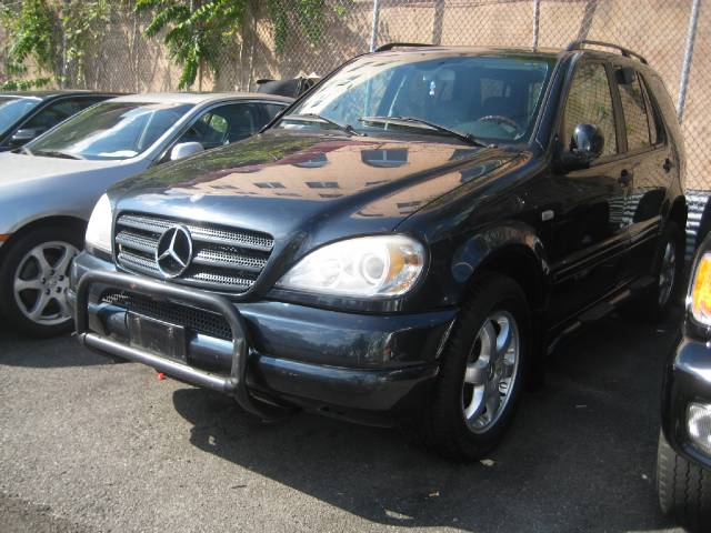 2001 Mercedes-Benz M Class AWD Wagon Automatic VERY NICE