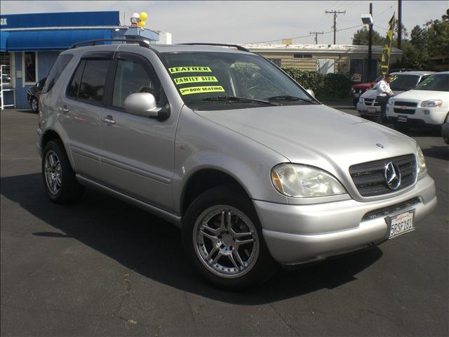 2001 Mercedes-Benz M Class 3500 SLT Dually