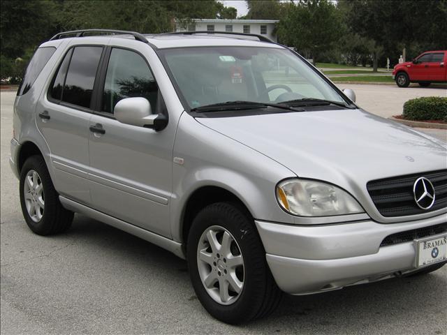 2001 Mercedes-Benz M Class 3500 SLT Dually