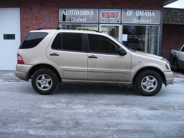 2001 Mercedes-Benz M Class AWD Wagon Automatic VERY NICE