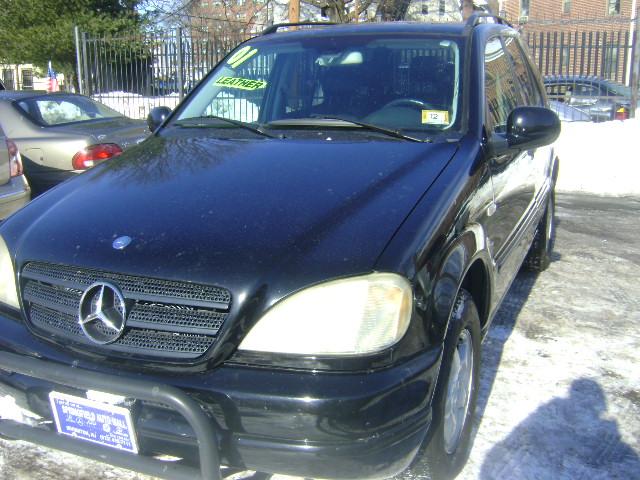 2001 Mercedes-Benz M Class AWD Wagon Automatic VERY NICE