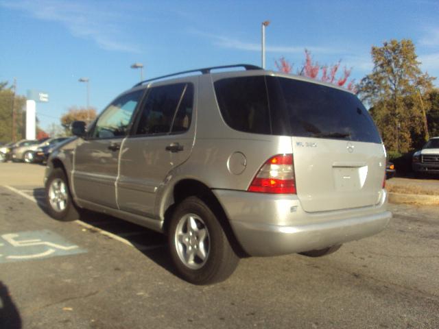 2001 Mercedes-Benz M Class AWD Wagon Automatic VERY NICE