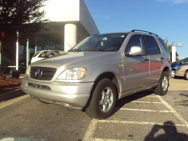 2001 Mercedes-Benz M Class AWD Wagon Automatic VERY NICE