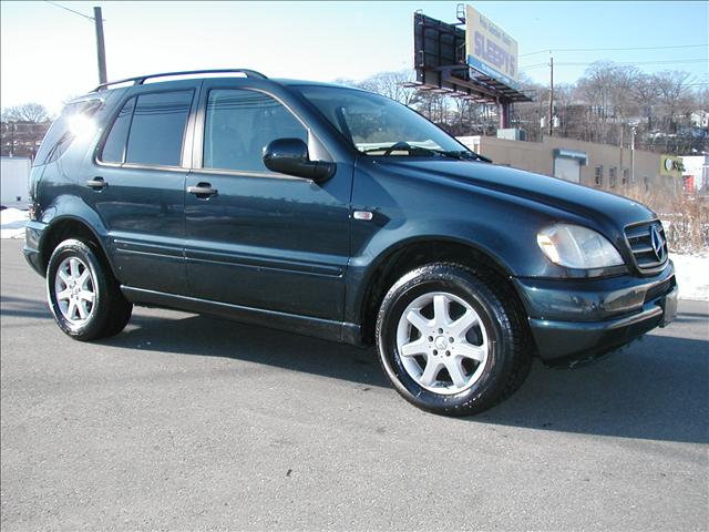 2001 Mercedes-Benz M Class 3500 SLT Dually