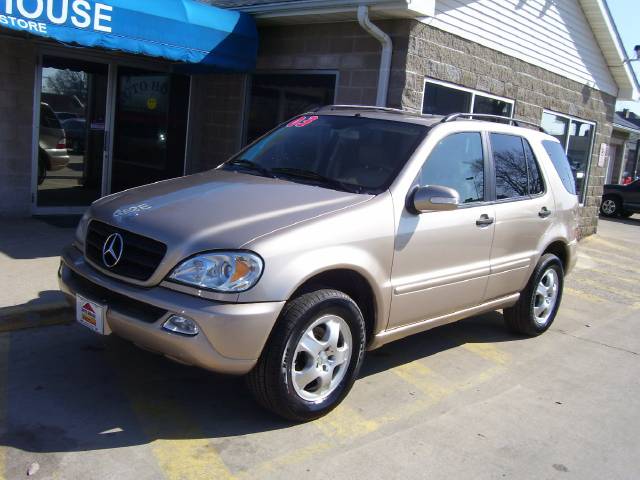 2003 Mercedes-Benz M Class AWD Wagon Automatic VERY NICE