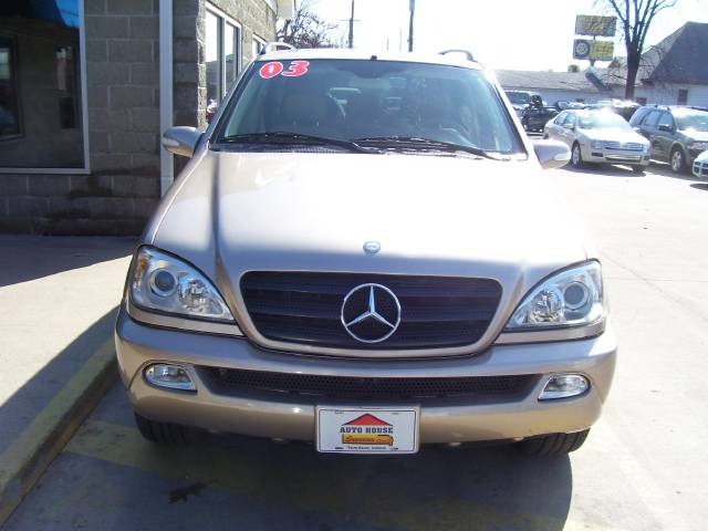 2003 Mercedes-Benz M Class AWD Wagon Automatic VERY NICE