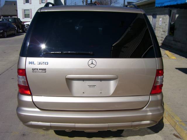 2003 Mercedes-Benz M Class AWD Wagon Automatic VERY NICE