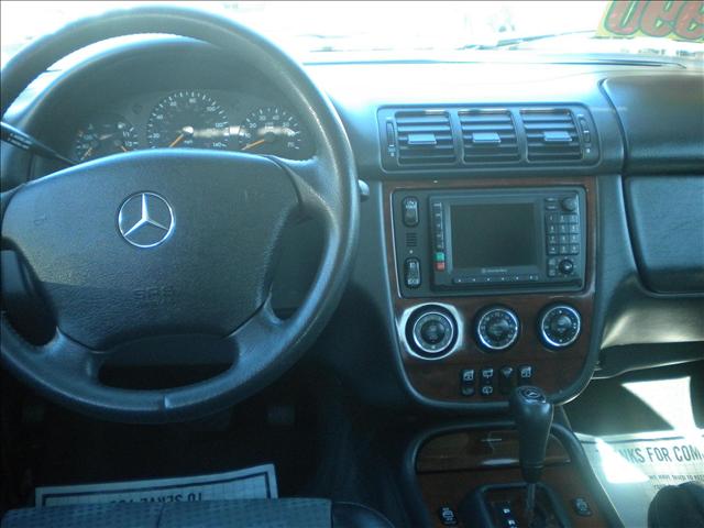 2003 Mercedes-Benz M Class 1500 4x4 LS