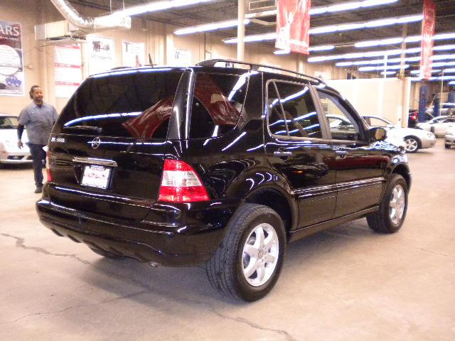 2004 Mercedes-Benz M Class EX - DUAL Power Doors