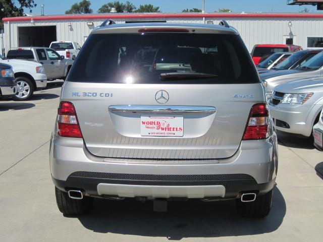 2008 Mercedes-Benz M Class SE RWD