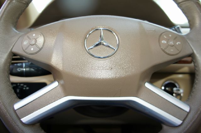 2009 Mercedes-Benz R-Class DRW LS