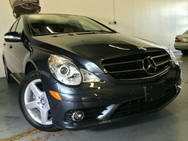 2010 Mercedes-Benz R-Class 740il 4dr Sdn Sedan