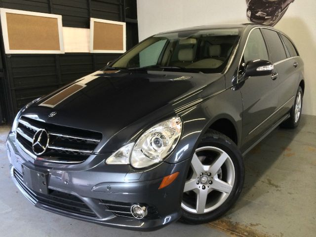 2010 Mercedes-Benz R-Class 740il 4dr Sdn Sedan