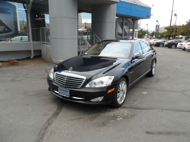 2009 Mercedes-Benz S-Class STI W/silver Wheels