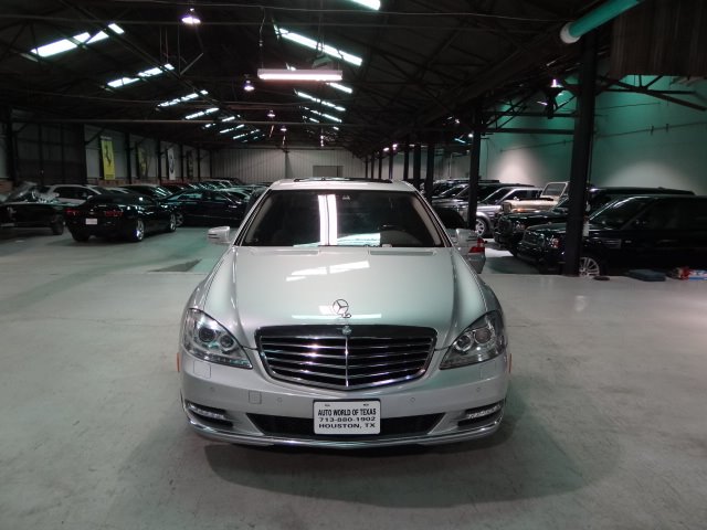 2010 Mercedes-Benz S-Class 2010 Nissan 2.0S