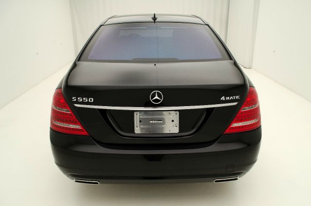 2010 Mercedes-Benz S-Class 2010 Nissan 2.0S