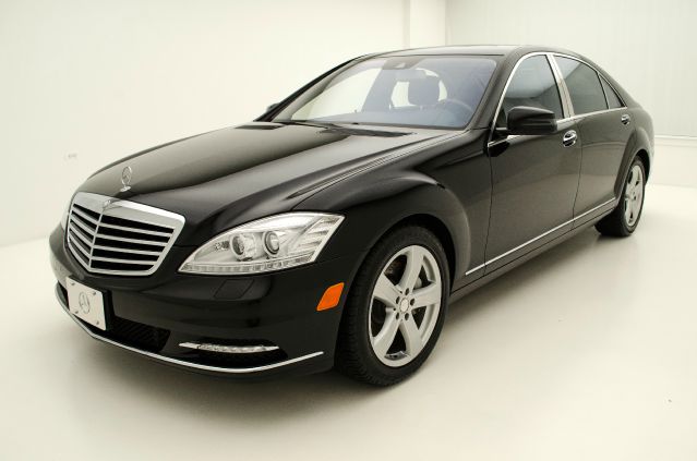 2010 Mercedes-Benz S-Class 2010 Nissan 2.0S