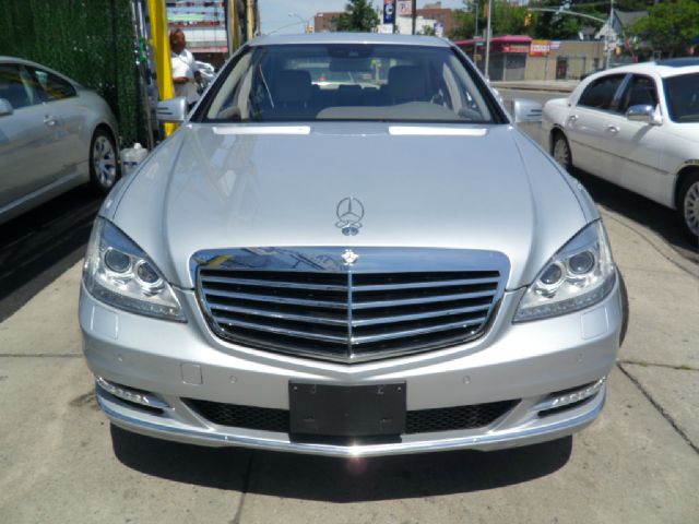 2010 Mercedes-Benz S-Class L.T. 4-w.d. 5.3L