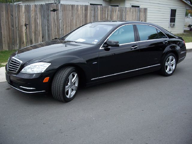 2012 Mercedes-Benz S-Class 4WD Supercab 145 Lariat