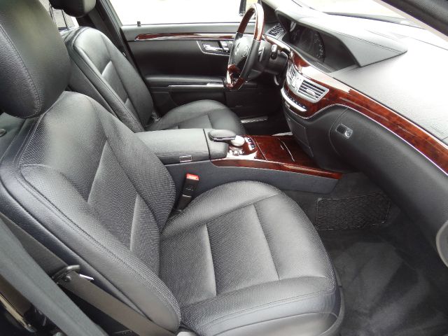 2012 Mercedes-Benz S-Class 2010 Nissan 2.0S