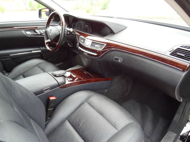 2012 Mercedes-Benz S-Class 2010 Nissan 2.0S