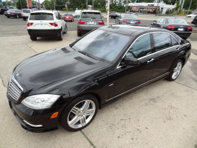 2012 Mercedes-Benz S-Class 2010 Nissan 2.0S