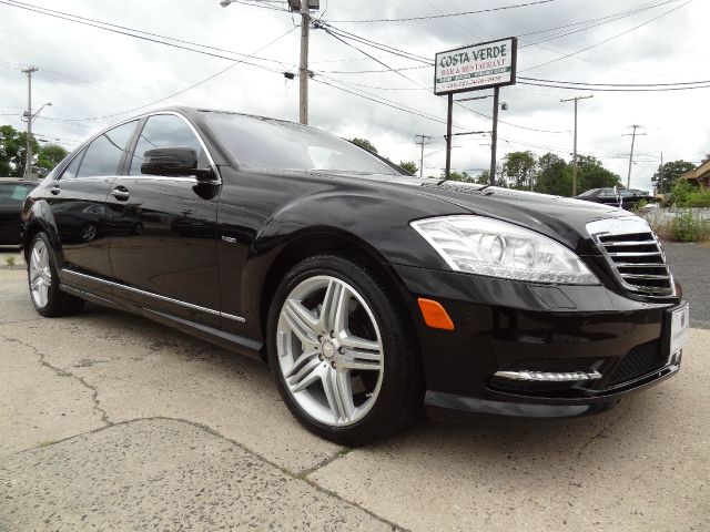 2012 Mercedes-Benz S-Class 2010 Nissan 2.0S